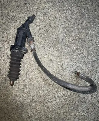 BMW 1 F20 F21 Clutch master cylinder 6852738