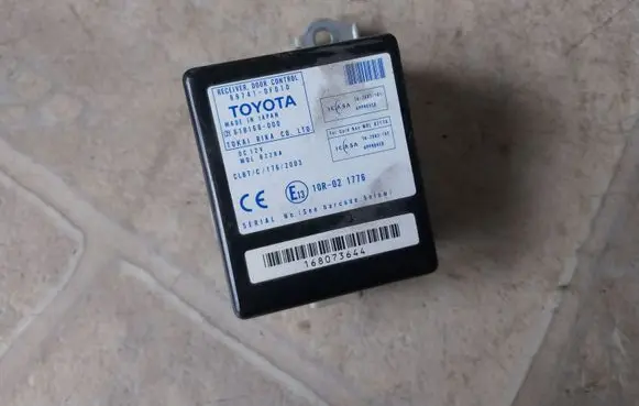 Toyota Corolla Verso AR10 Door control unit/module 897410F010