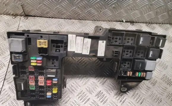 Jaguar XF X250 Fuse module ax2314290xxx