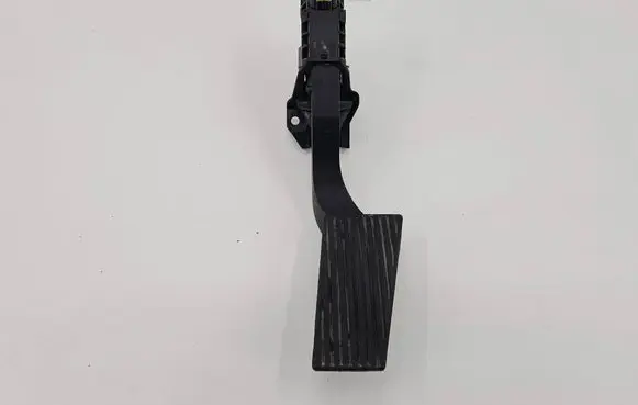 Ram 1500 Accelerator throttle pedal 68267286AB
