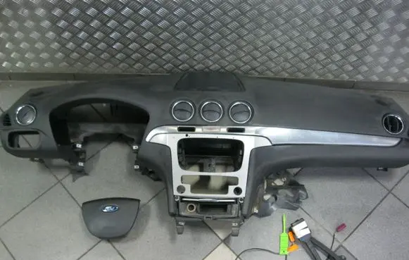 Ford Galaxy Dashboard