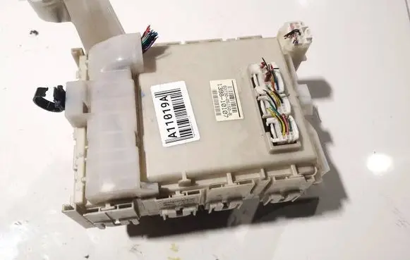 Toyota Avensis T270 Fuse box set 8273005150b 82730-05150-b