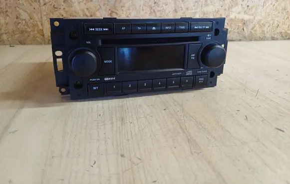 Chrysler PT Cruiser Radio/CD/DVD/GPS head unit P05091509AF