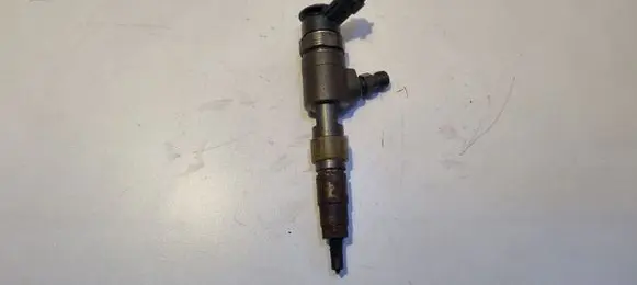 Ford Focus Fuel injector 0445110489CV6Q9F593AA