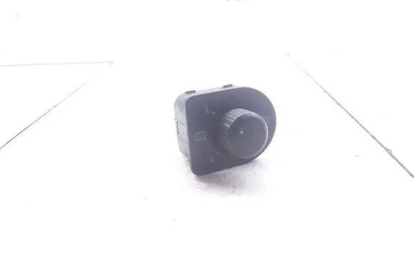 Volkswagen Golf IV Wing mirror switch 1J1959565E