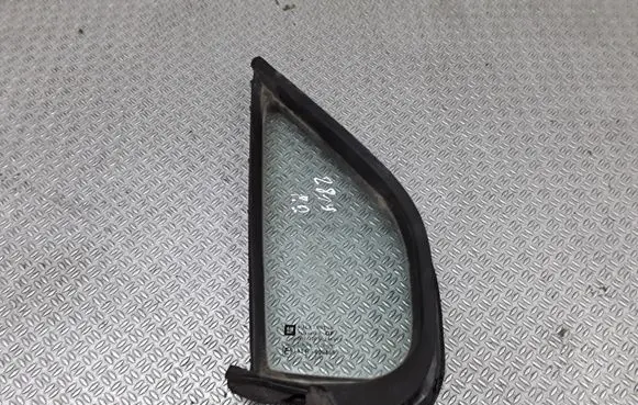 Opel Agila A Front door vent window glass four-door 
