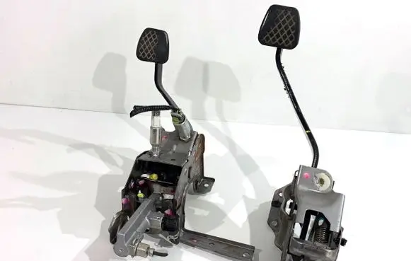 Honda CR-V Pedal assembly 