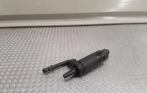 Volkswagen Touran I Headlight washer pump 