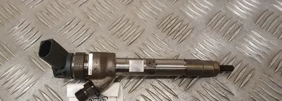 BMW X4 F26 Fuel injector 0445110743 8514148 8HZ27E5