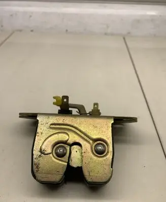 Volvo S40 Tailgate/trunk/boot lock/catch/latch