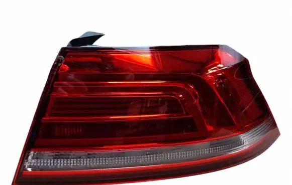 Volkswagen PASSAT B8 Tailgate rear/tail lights 3G5945096A