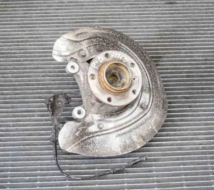 Front wheel hub