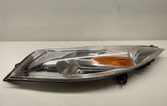 Nissan Juke I F15 Headlight/headlamp 261201KM0A