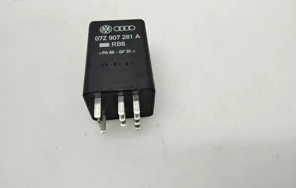 Volkswagen Transporter - Caravelle T5 Glow plug pre-heat relay 0281003031 07Z907281A
