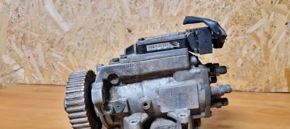 Audi A6 S6 C5 4B Fuel injection high pressure pump 0986444006
