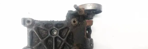 Nissan Sunny B15 Engine mounting bracket