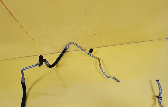 Renault Clio II Air conditioning (A/C) pipe/hose 7700410347