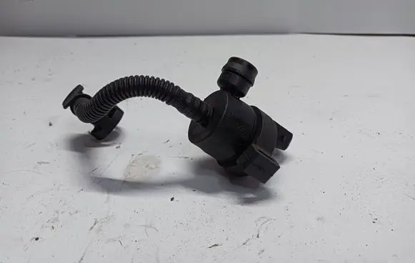 BMW 5 E60 E61 Valve vacuum 7551262