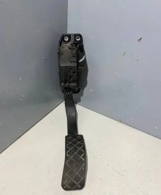 Audi A6 S6 C6 4F Accelerator throttle pedal 4F1723523A 00898404