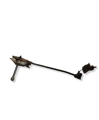 Hyundai Santa Fe Spare wheel mounting bracket 