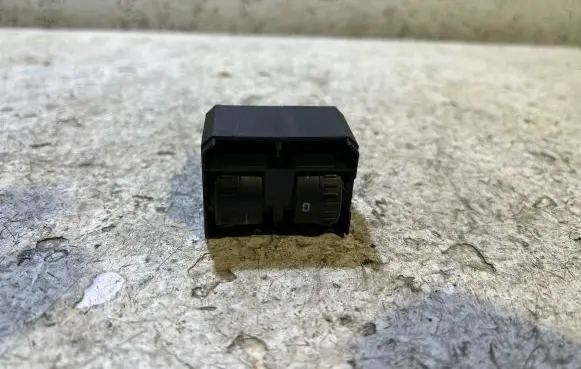 Volkswagen Polo V 6R Headlight level height control switch 2K0941333B