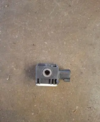 Hyundai Santa Fe Airbag deployment crash/impact sensor 959303L100 32070112