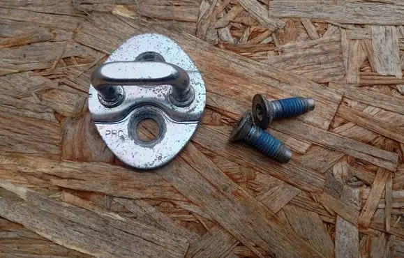 Hyundai i30 Front door lock loop/hook striker