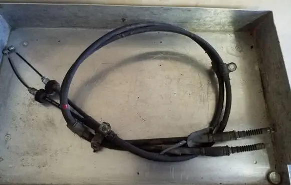 Handbrake/parking brake wiring cable