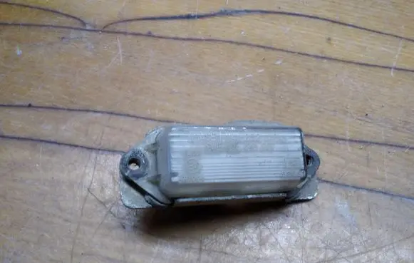 Mitsubishi Space Wagon Number plate light 1141252