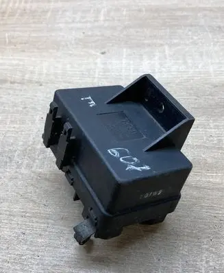 Peugeot 607 Glow plug pre-heat relay 9628756080
