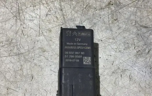 Peugeot Boxer Glow plug pre-heat relay 9803299780 51299058A