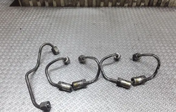 Opel Astra J Fuel injector supply line/pipe 