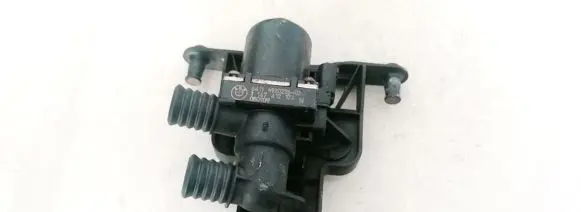 BMW 5 E60 E61 Coolant heater control valve 6411692022602 64116920226-02