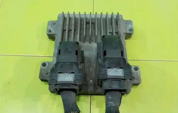 Opel Astra J Engine control unit/module 12647212