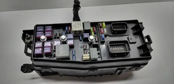 KIA Carnival Fuse module 919504D050
