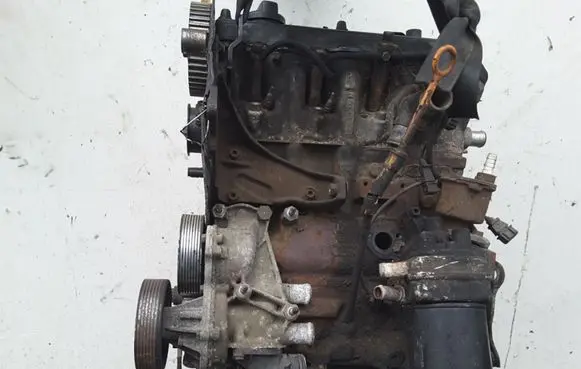 Volkswagen PASSAT B5 Engine 028103379N