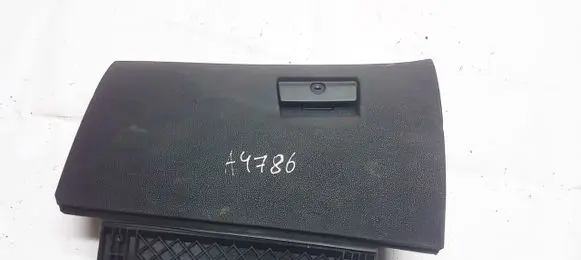 BMW X3 E83 Glove box