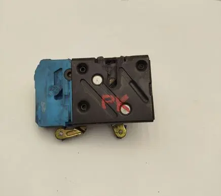 Volvo S80 Front door lock 30634614