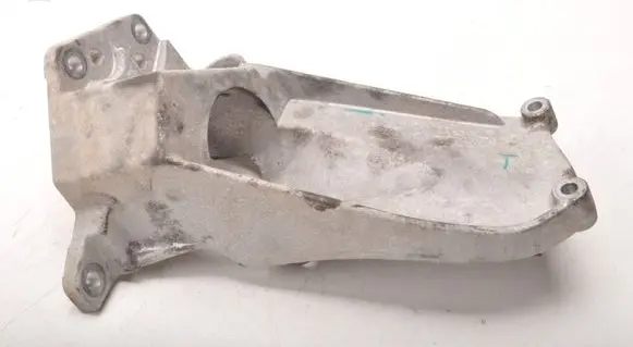 Volvo S90, V90 Engine mounting bracket 32202602