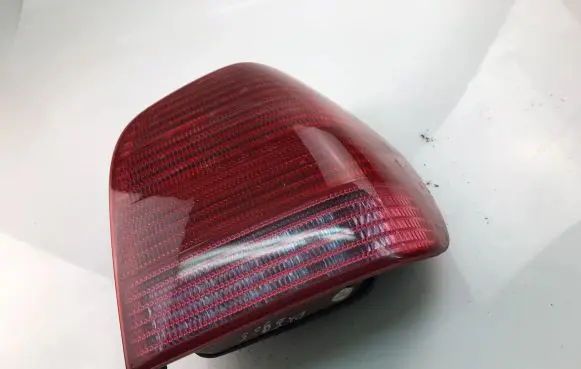 Volkswagen Polo Tailgate rear/tail lights 6N0945257B