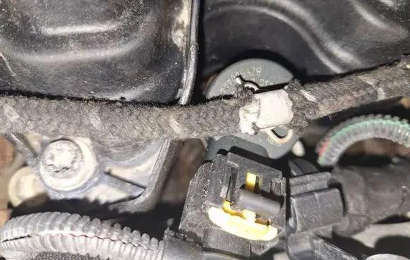 Opel Zafira B Fuel injector 0445110276