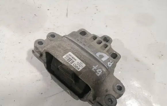 Volkswagen PASSAT B7 Engine mount bracket 1K0199555