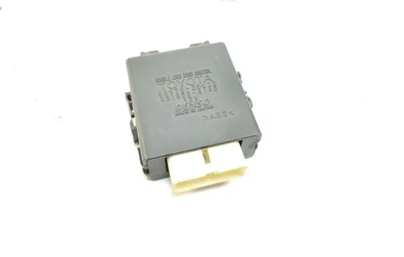 Toyota Avensis T270 Door control unit/module 8597020020 0515004140