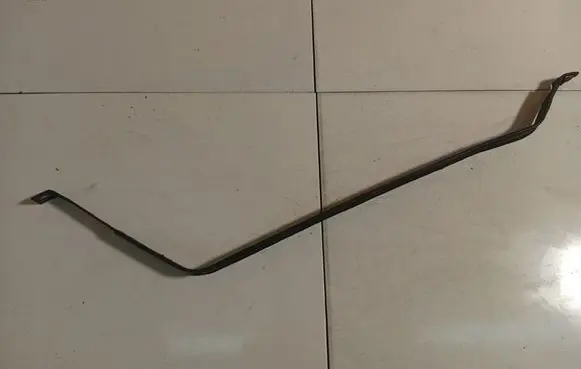 Toyota Corolla Verso AR10 Fuel tank mounting bracket