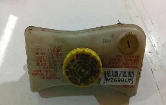 Skoda Superb B5 (3U) Brake fluid reservoir 32067009
