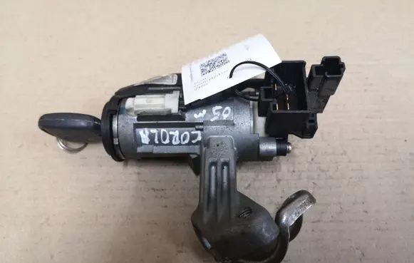 Toyota Corolla E120 E130 Ignition lock 8978302020 45020024
