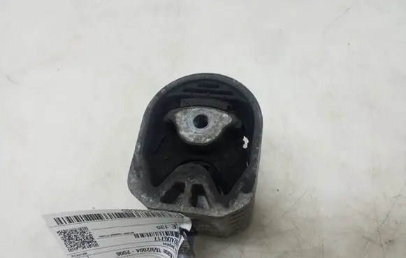 Mercedes-Benz A W169 Engine mount bracket A1692400717