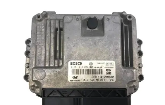 Hyundai i30 Engine control unit/module 391132A930 1039S59681 0281019084
