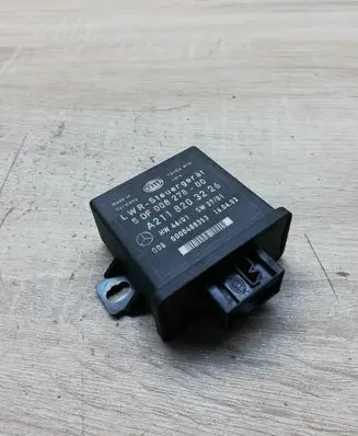 Mercedes-Benz E W211 Light module LCM A2118203226 5DF00827800