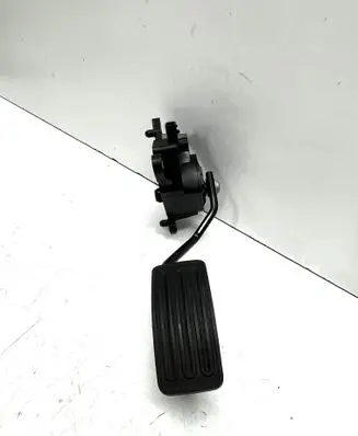 Nissan Qashqai Accelerator throttle pedal 1568A 20153
